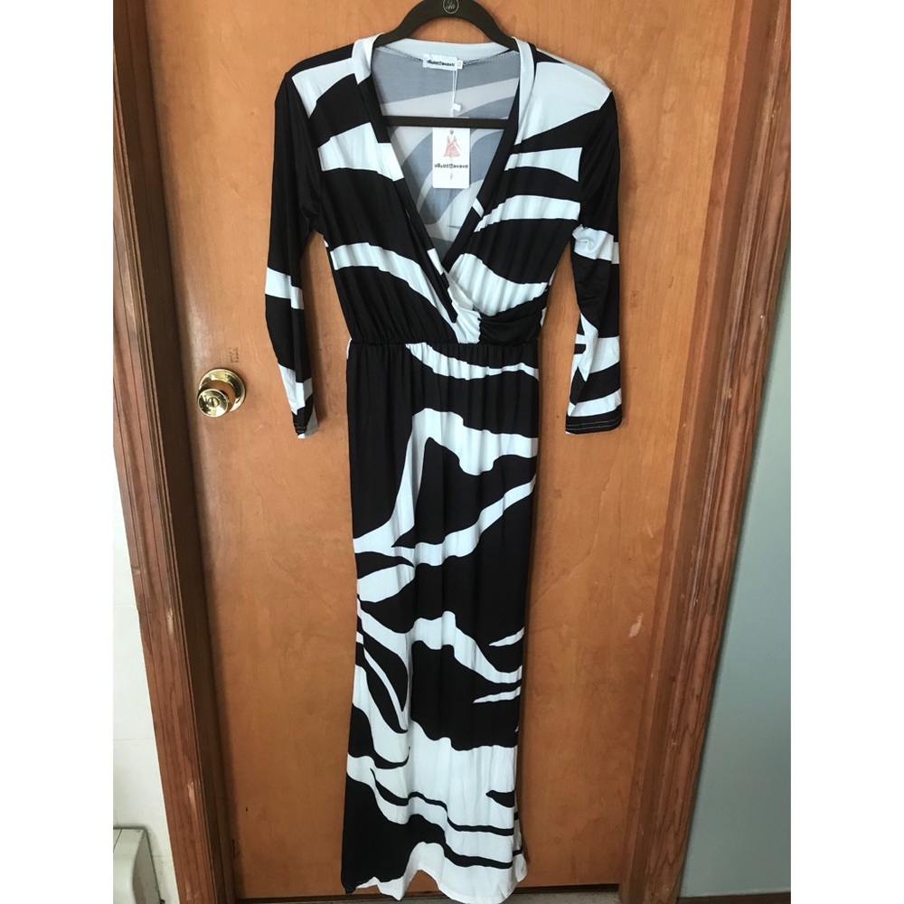 Beautiful Long Sleeved Maxi Dress